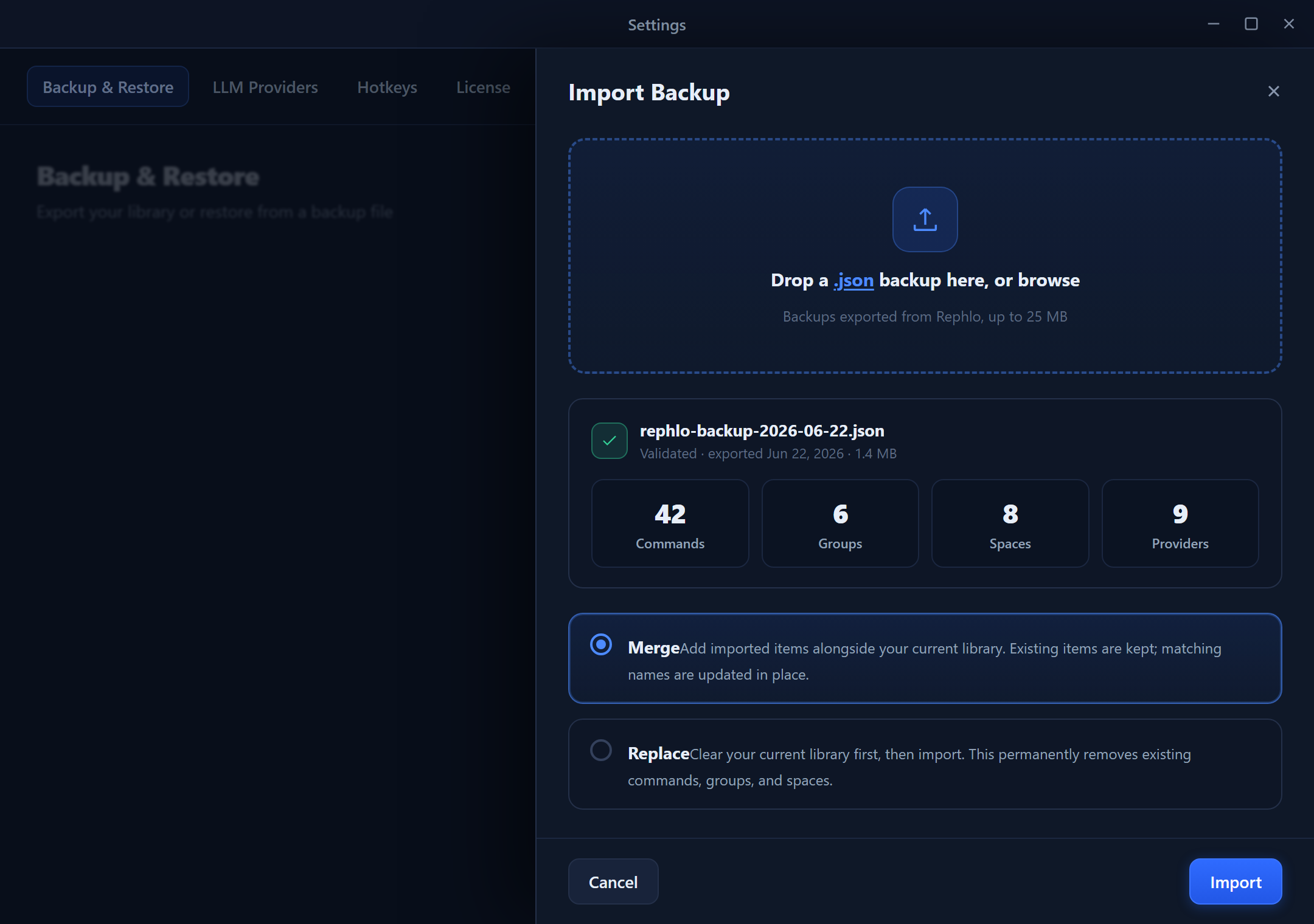 Le panneau Import Backup — déposez un fichier de sauvegarde, prévisualisez son contenu, et fusionnez ou remplacez