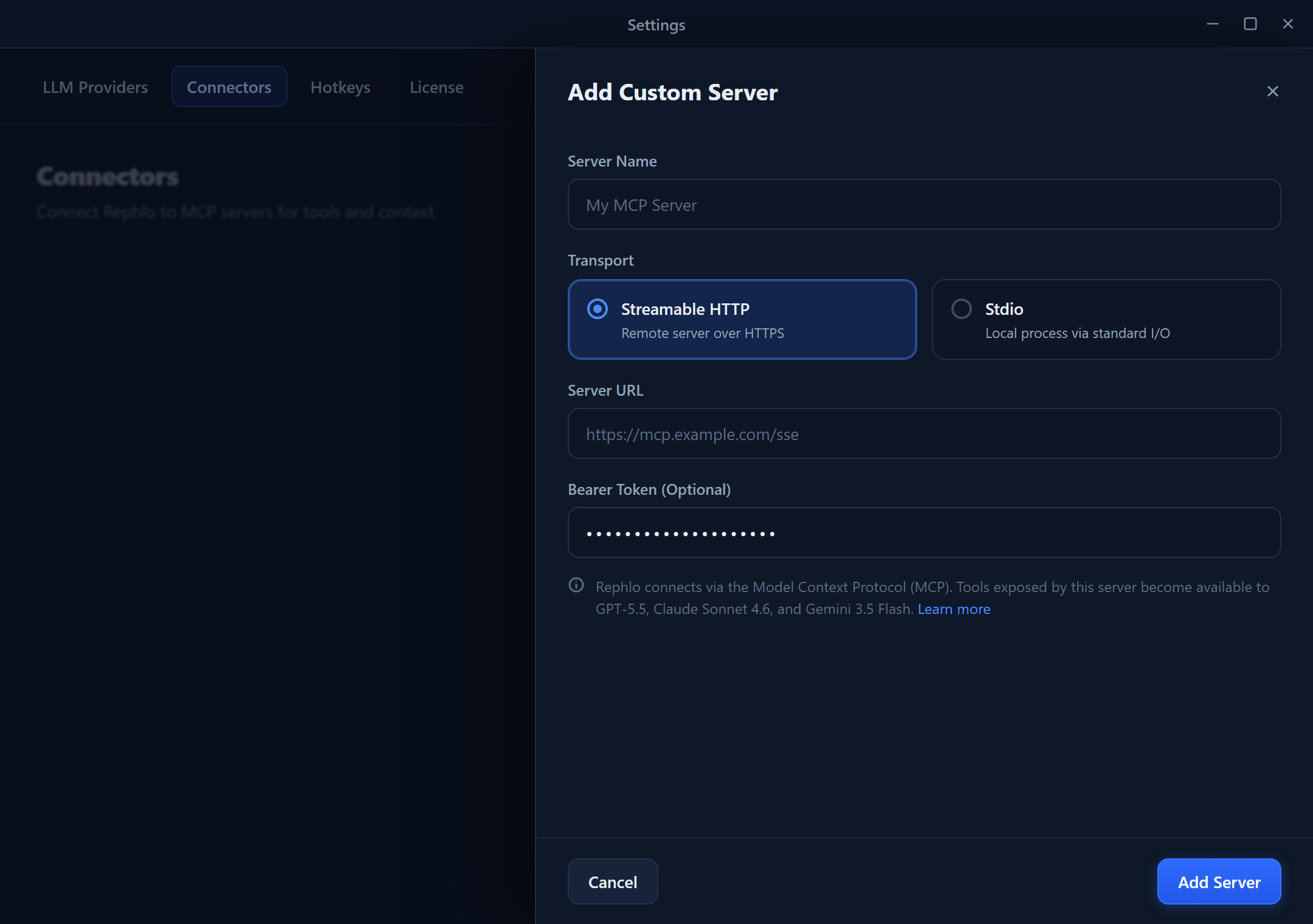 Add Custom Connector パネル — トランスポート(Streamable HTTP と Stdio)、設定項目、ベアラートークン欄
